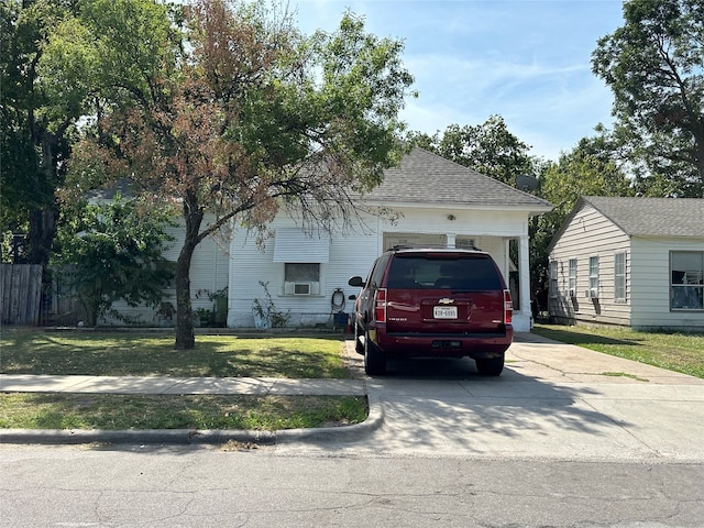 view of front of house with a front yard