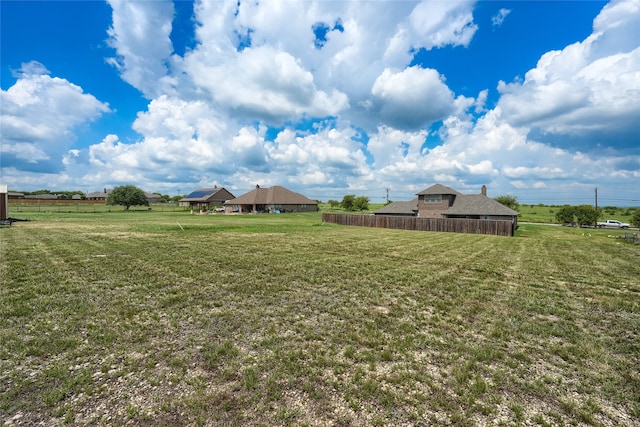 view of yard featuring a rural view