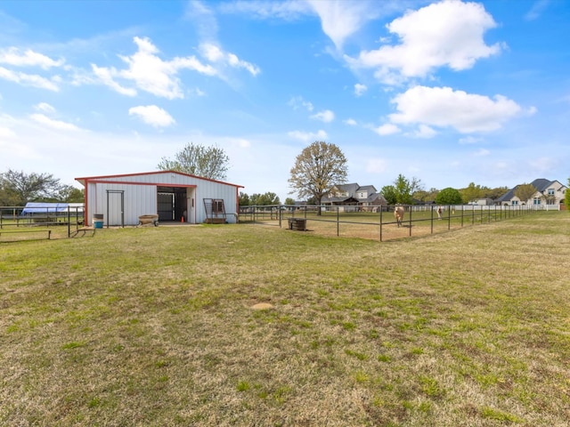 view of yard featuring an outbuilding