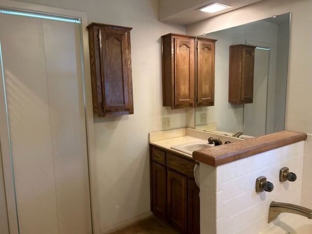 bathroom with vanity