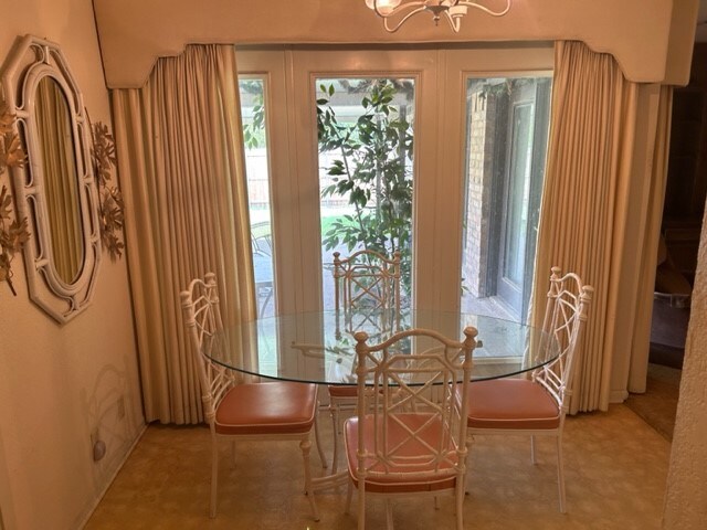 dining area featuring a wealth of natural light