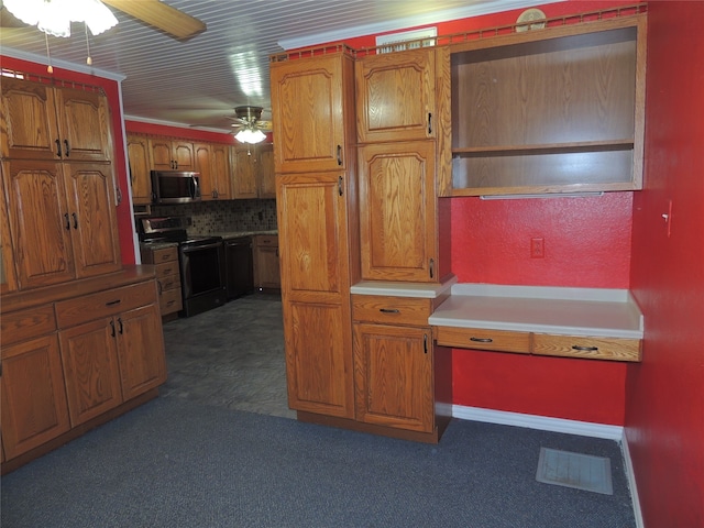 kitchen featuring decorative backsplash, ceiling fan, ornamental molding, and black range with electric cooktop