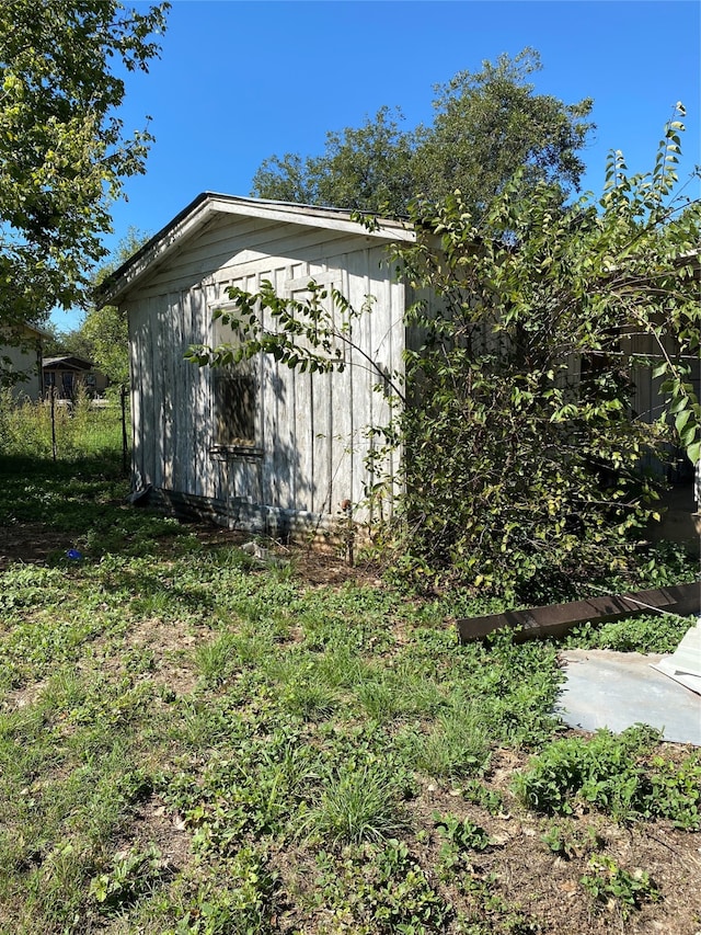 view of outdoor structure