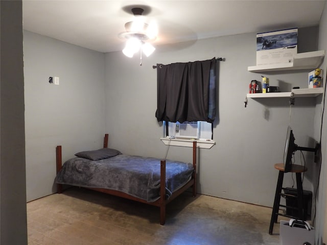 bedroom with ceiling fan