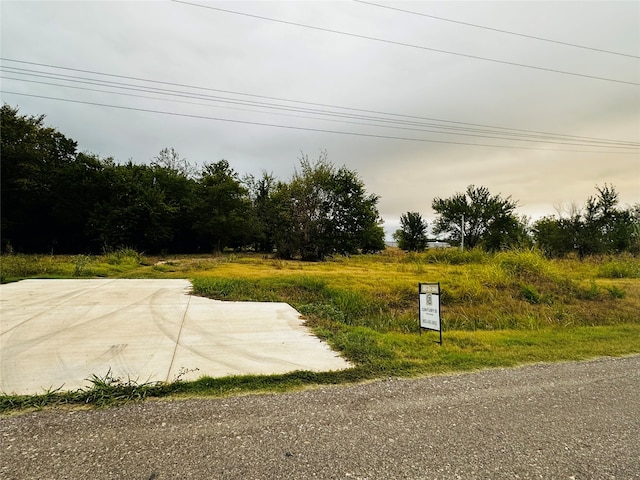 Listing photo 3 for 5156 County Road 3228, Lone Oak TX 75453