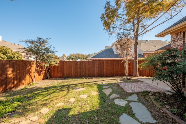 view of yard with a patio area