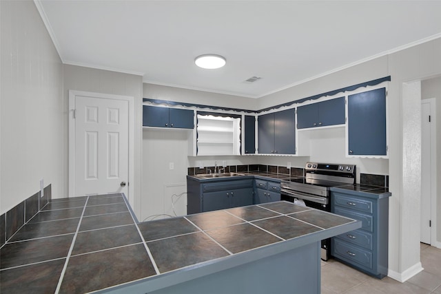 kitchen featuring blue cabinetry, tile patterned floors, kitchen peninsula, crown molding, and stainless steel electric range