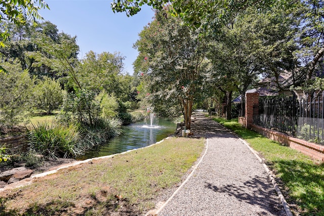 view of yard featuring a water view