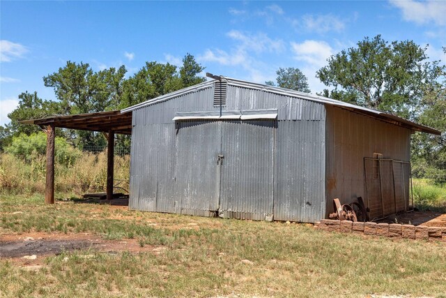 view of outdoor structure