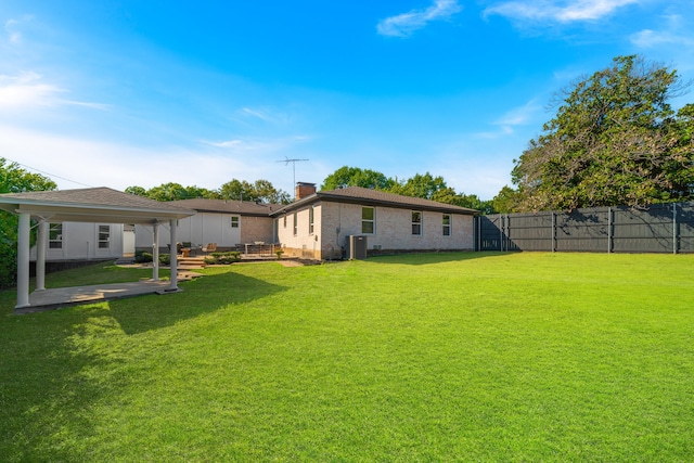 view of yard with a patio area