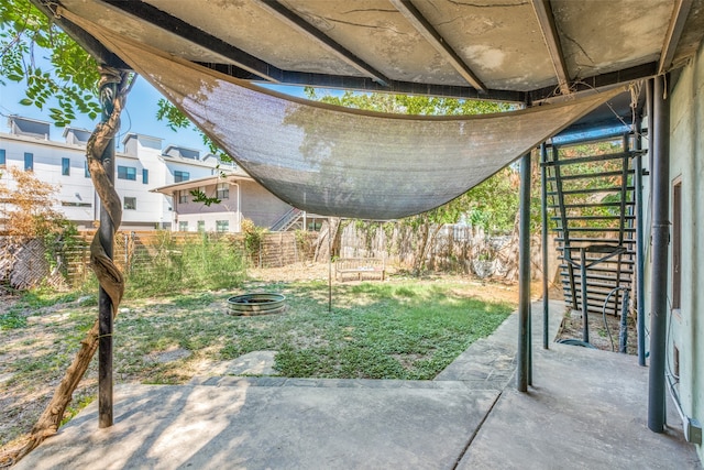 view of yard with a patio area