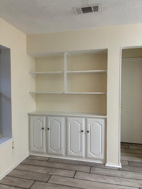 2413 Markland St, Irving, TX 75060 - view of closet