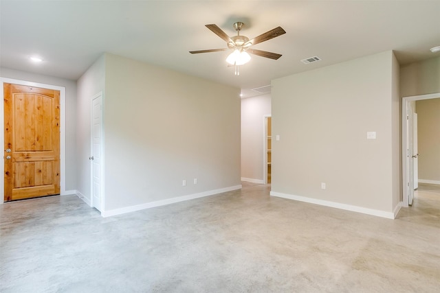 empty room featuring ceiling fan