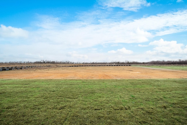 view of yard featuring a rural view