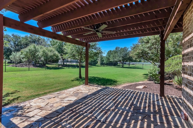 view of patio featuring a pergola and ceiling fan