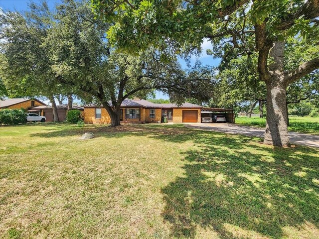 view of front of home with a front lawn