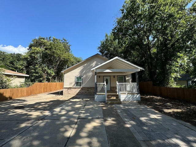 view of front of house featuring a porch