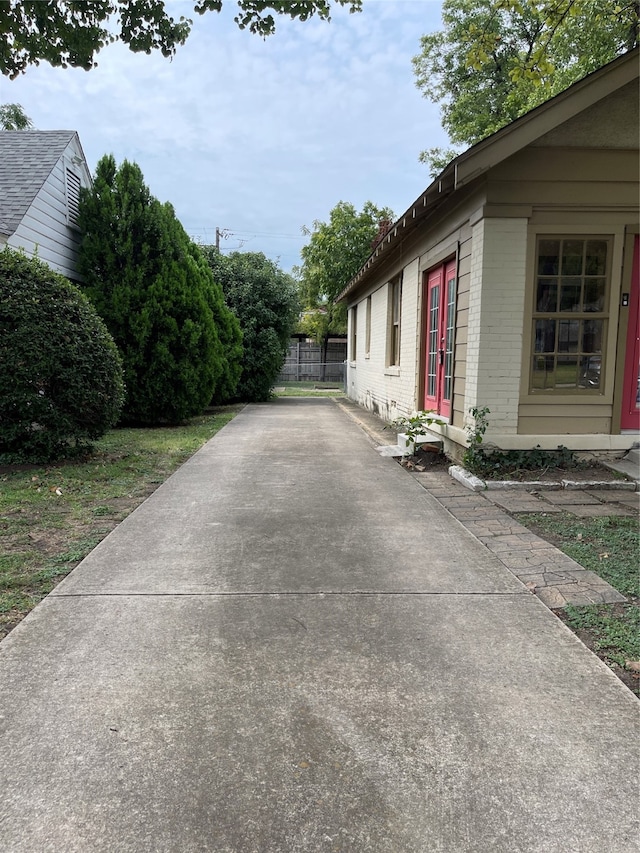 view of home's exterior