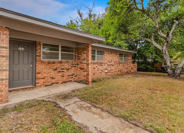 exterior space featuring a yard