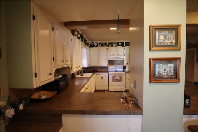 kitchen with sink, white cabinets, kitchen peninsula, hanging light fixtures, and white appliances