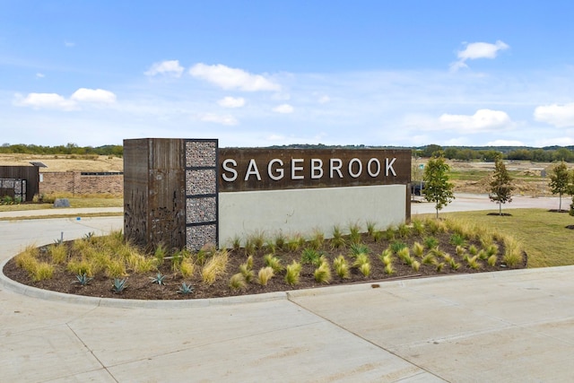 view of community / neighborhood sign