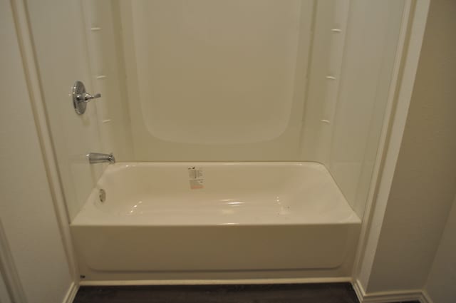 bathroom featuring a bathtub