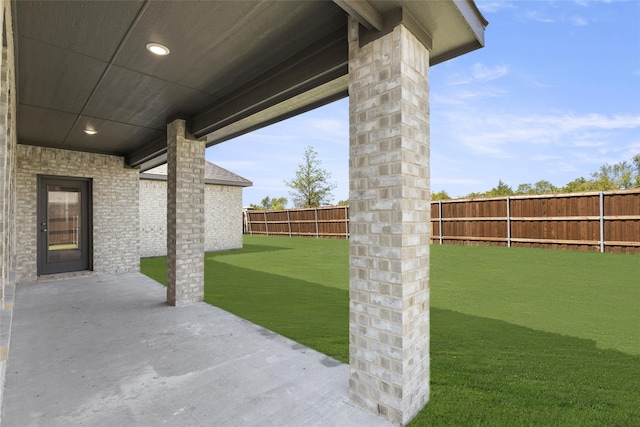 view of yard with a patio area