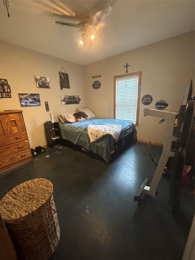 bedroom featuring ceiling fan