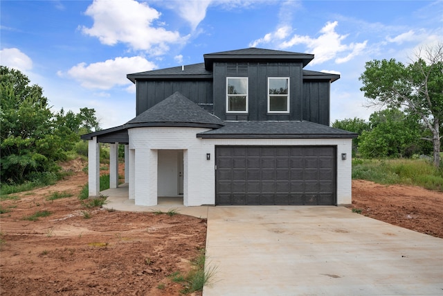 view of front facade with a garage