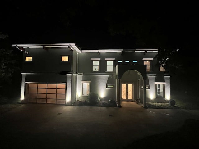 view of front facade featuring a garage