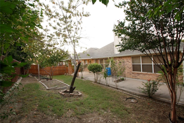 view of yard with a patio