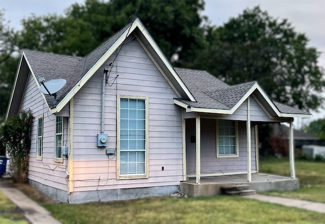 bungalow-style house featuring covered porch