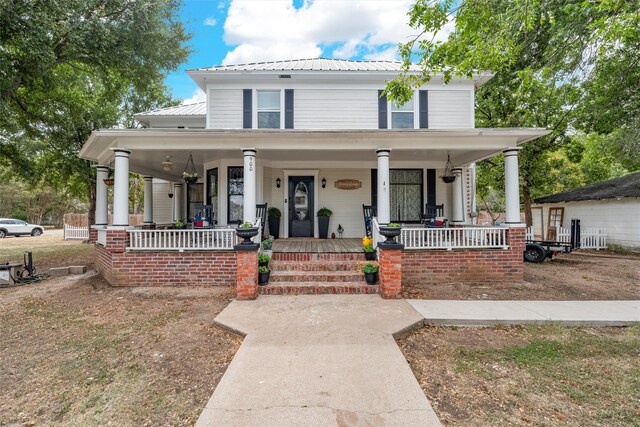 view of front facade featuring a porch