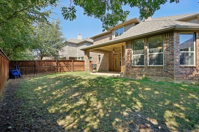 view of yard featuring a patio