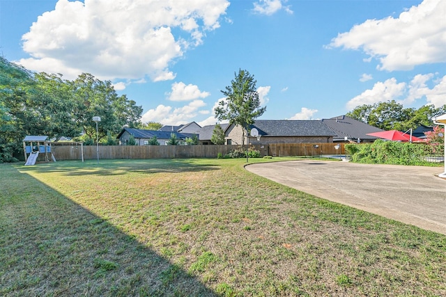 view of yard with a patio