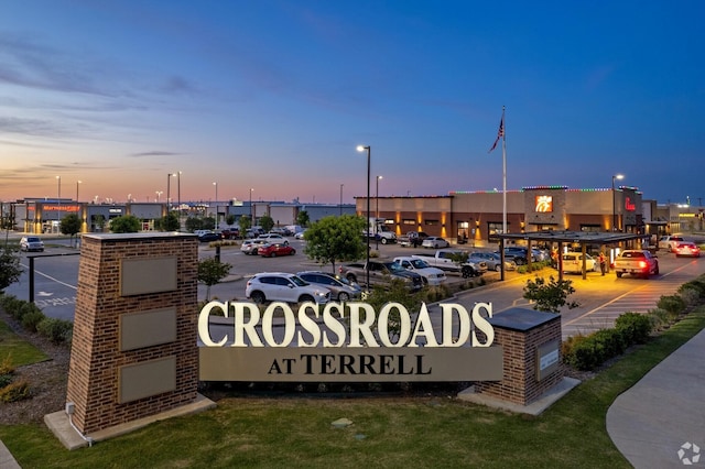 view of community / neighborhood sign