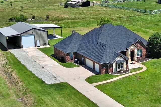 view of front facade featuring a yard