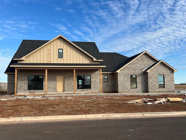 view of front of home featuring covered porch