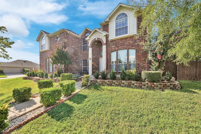 view of front of house featuring a front yard