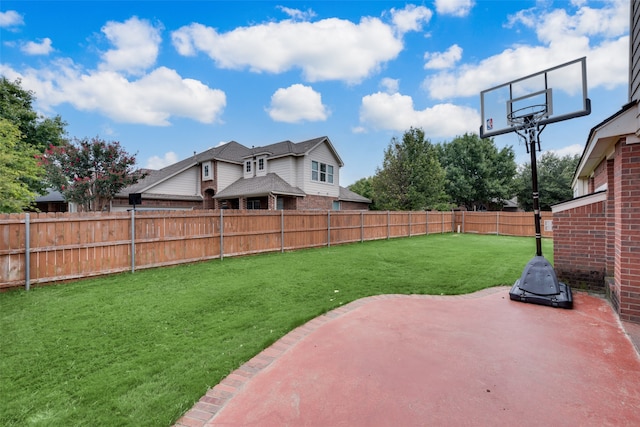 view of yard featuring a patio