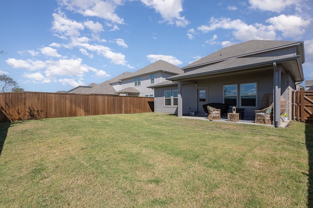 view of yard featuring a patio area