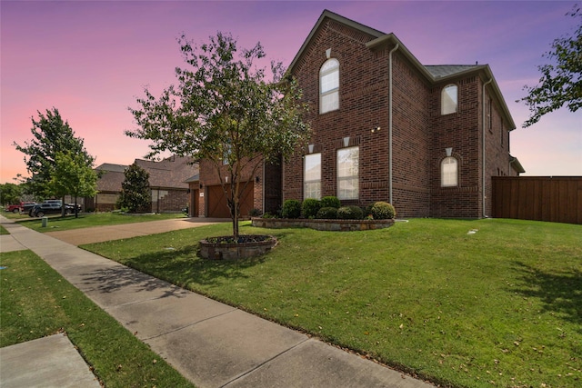 view of front of house featuring a yard