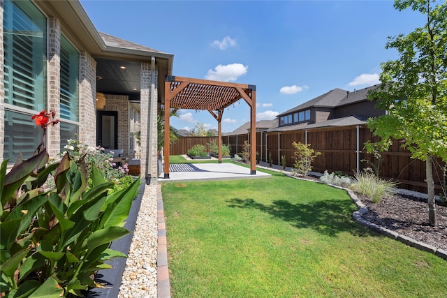 view of yard featuring a patio