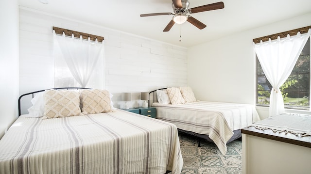 bedroom with ceiling fan