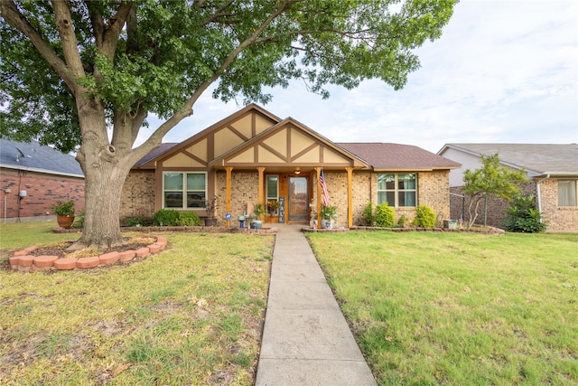 view of front of home featuring a front lawn