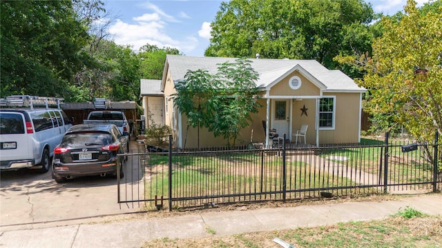 view of front of home featuring a porch and a front lawn