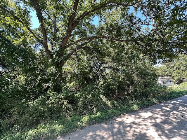 Listing photo 2 for 5501 S Oklahoma Trl, Granbury TX 76048