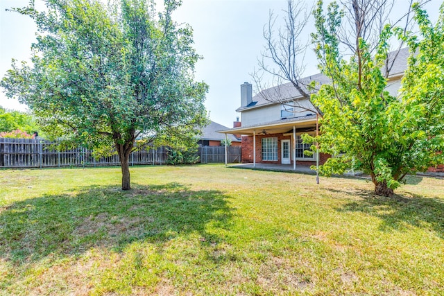 view of yard with a patio area