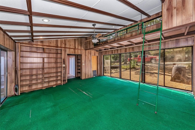 garage featuring ceiling fan