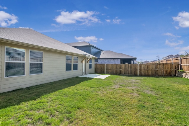 view of yard featuring a patio area